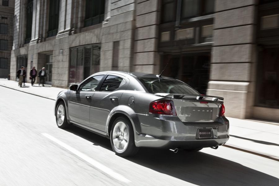  Dodge Avenger R/T 2012 года  (фото 20 из 24)